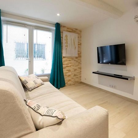 אנטיב Brand-New Atypical Studio In Rue Fourmilliere מראה חיצוני תמונה